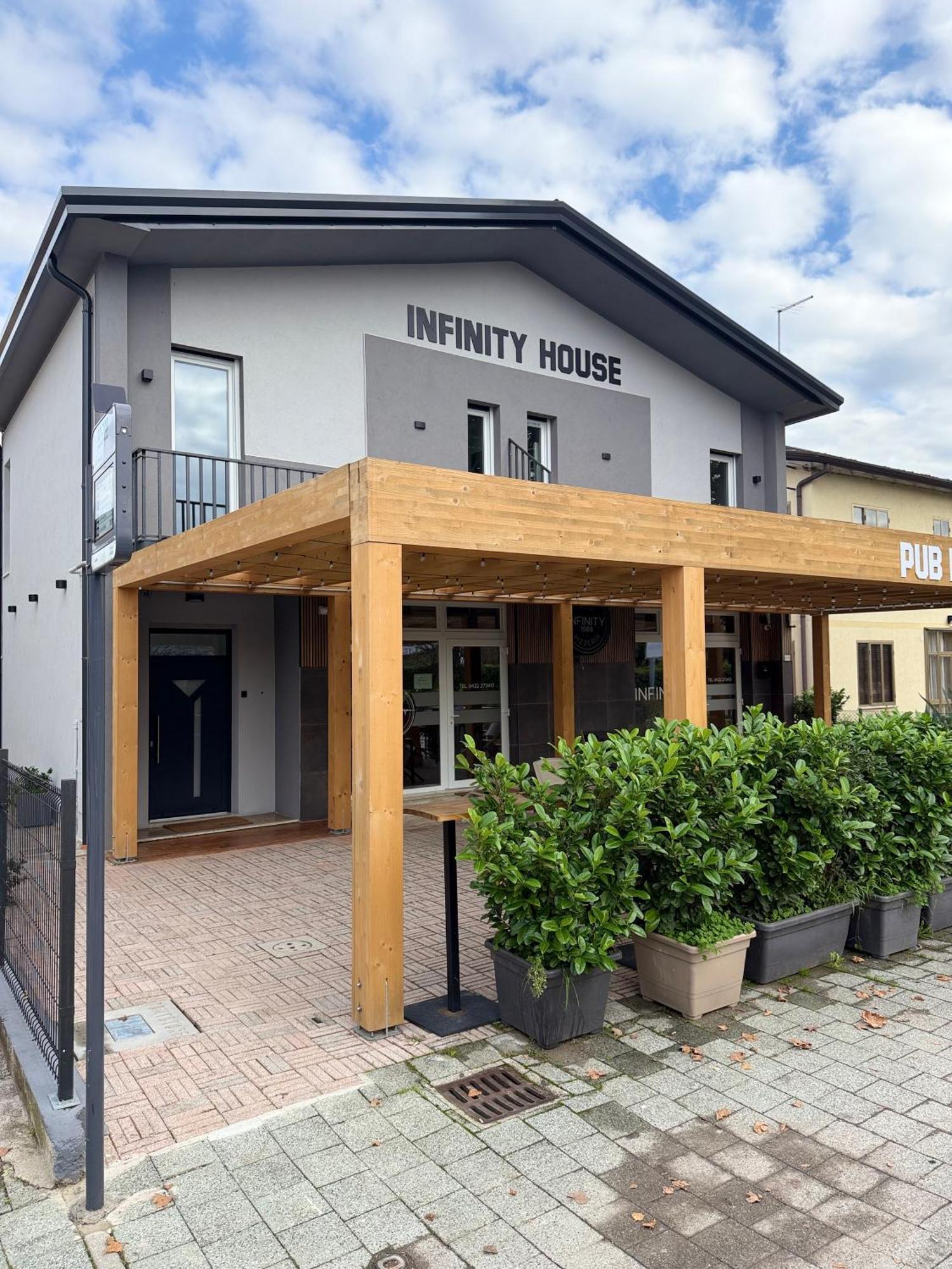 Infinity House - Eleganza Moderna Tra Treviso E Venezia Hotel Casier Exterior photo